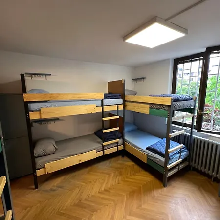 Chillton Hostel