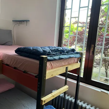 Chillton Hostel