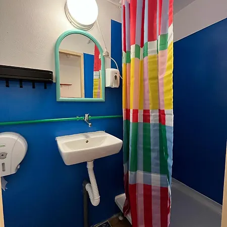 Chillton Hostel *